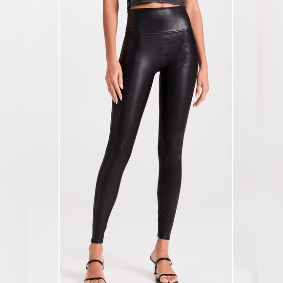 Women’s SPANX coated faux leather solid black leggings Medium - Picture 1 of 6
